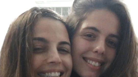Aos 46, Emanuelle Araujo comemora os 29 anos da filha