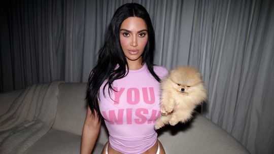 Kim Kardashian Deleita Seguidores com Foto Ousada em Lingerie