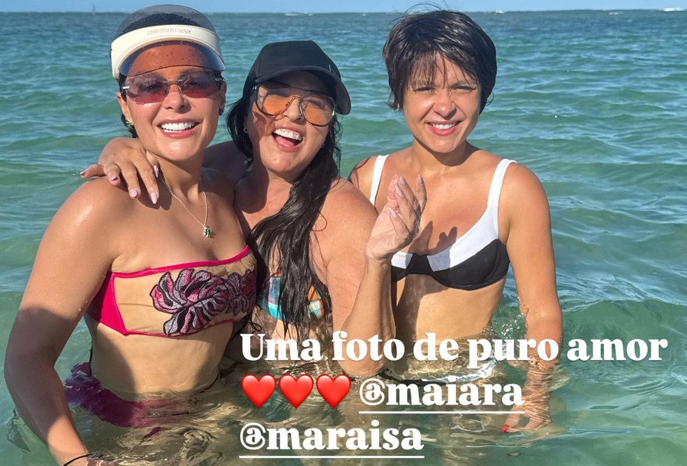 Almira Pereira entre as filhas, Maraisa e Maiara — Foto: Reprodução/Instagram