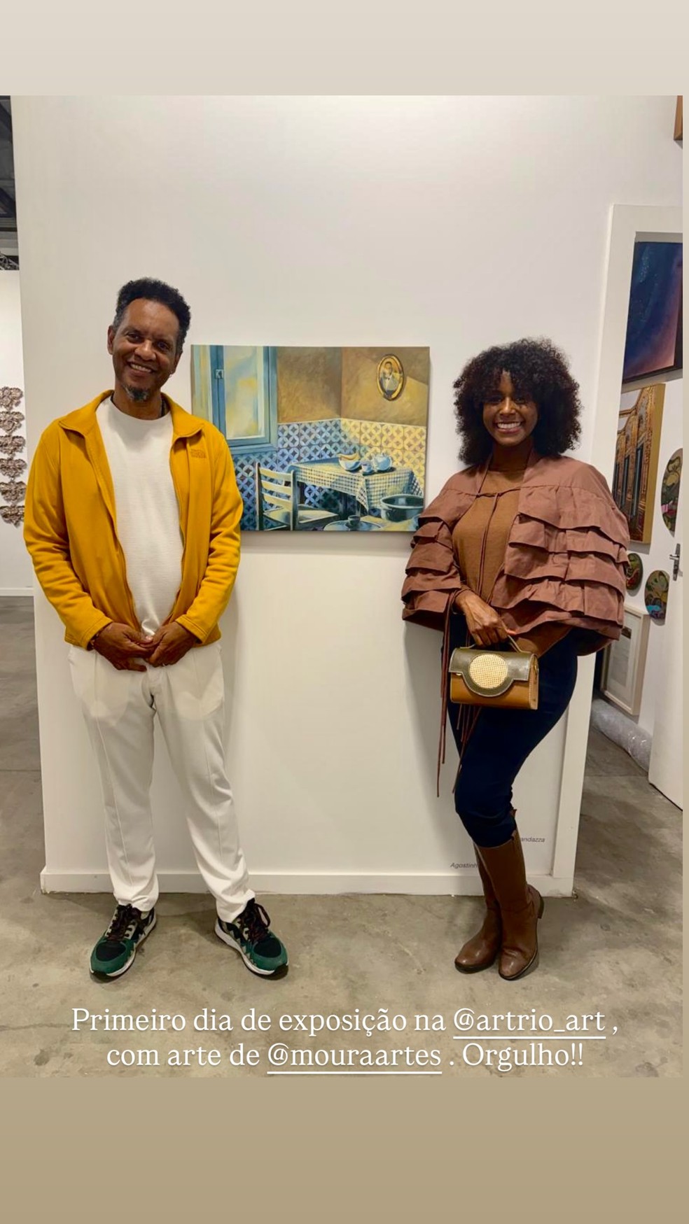 Grávida, Maju Coutinho prestigia exposição do marido, Agostinho Paulo Moura — Foto: Reprodução/Instagram