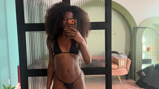 Camilla de Lucas posa de biquíni e surpreende ao contar percentual de gordura no corpo