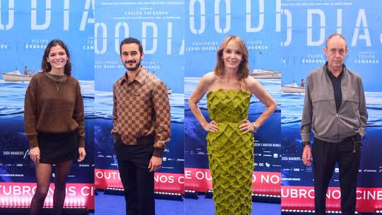 '100 dias': Luana Marquezine e mais famosos prestigiam première do filme em SP '100 dias': Luana Marquezine e mais famosos prestigiam première do filme em SP