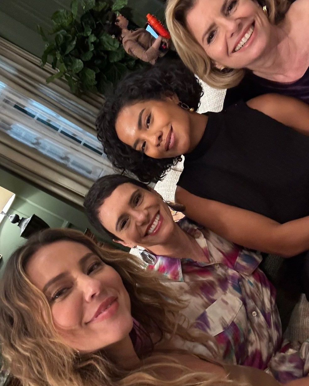 Paolla Oliveira compartilha imagens dos bastidores de 'Vale Tudo' — Foto: Reprodução/ Instagram