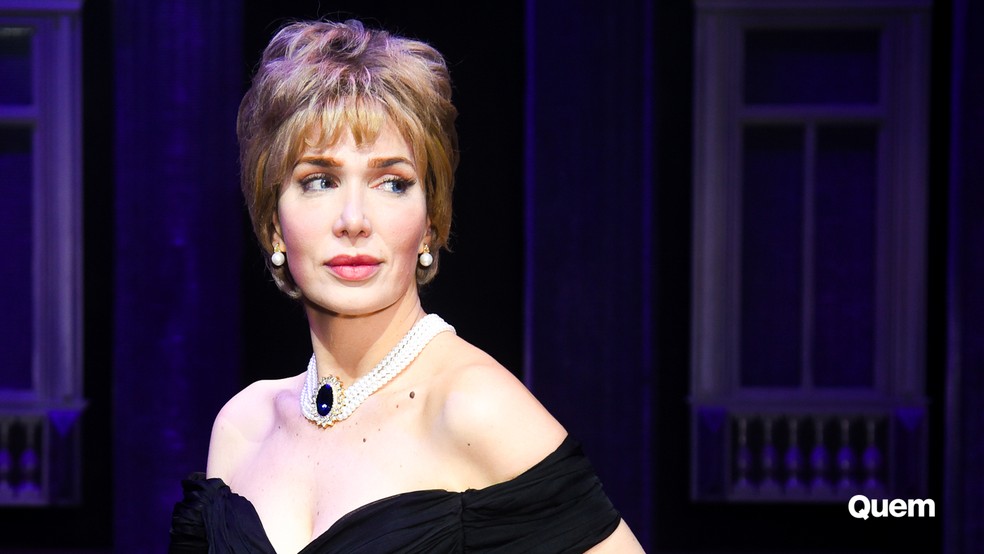 Sara Sarres interpreta Lady Di no musical, Diana – A Princesa do Povo — Foto: Andy Santana / Brazil News