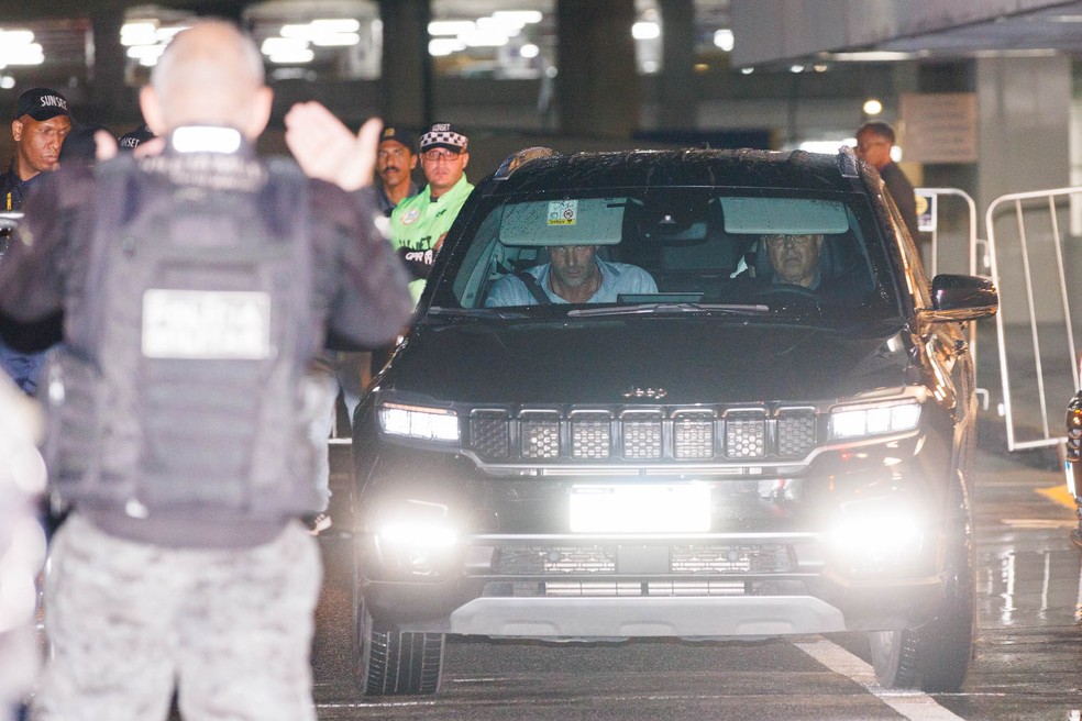 Lady Gaga desembarca no Rio — Foto: Manu Scarpa | Brazil News
