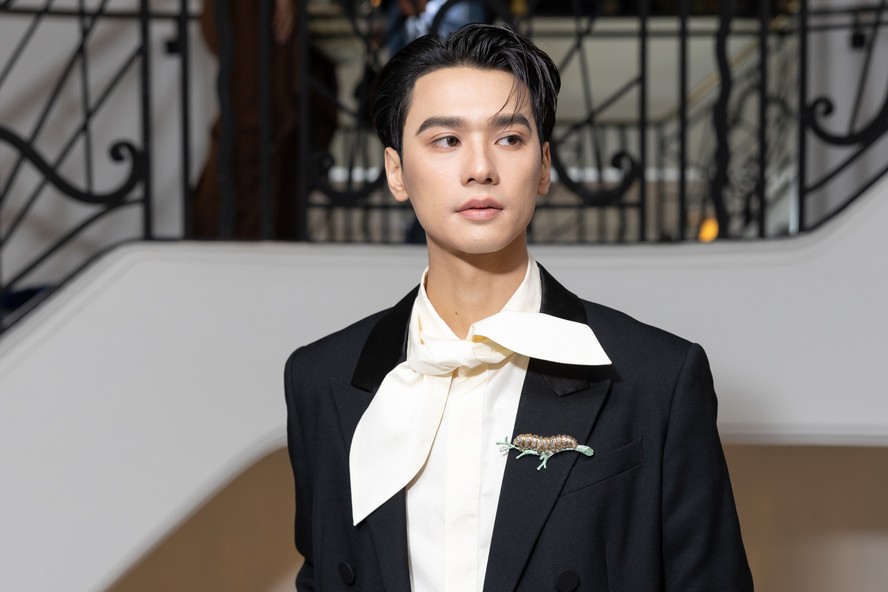 Astro de 'Khemjira', Keng Harit estreia em Cannes com look de luxo e ...