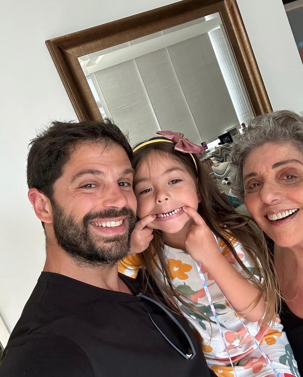 Leda Nagle compartilha momentos com Duda Nagle e a neta Zoe no Rio