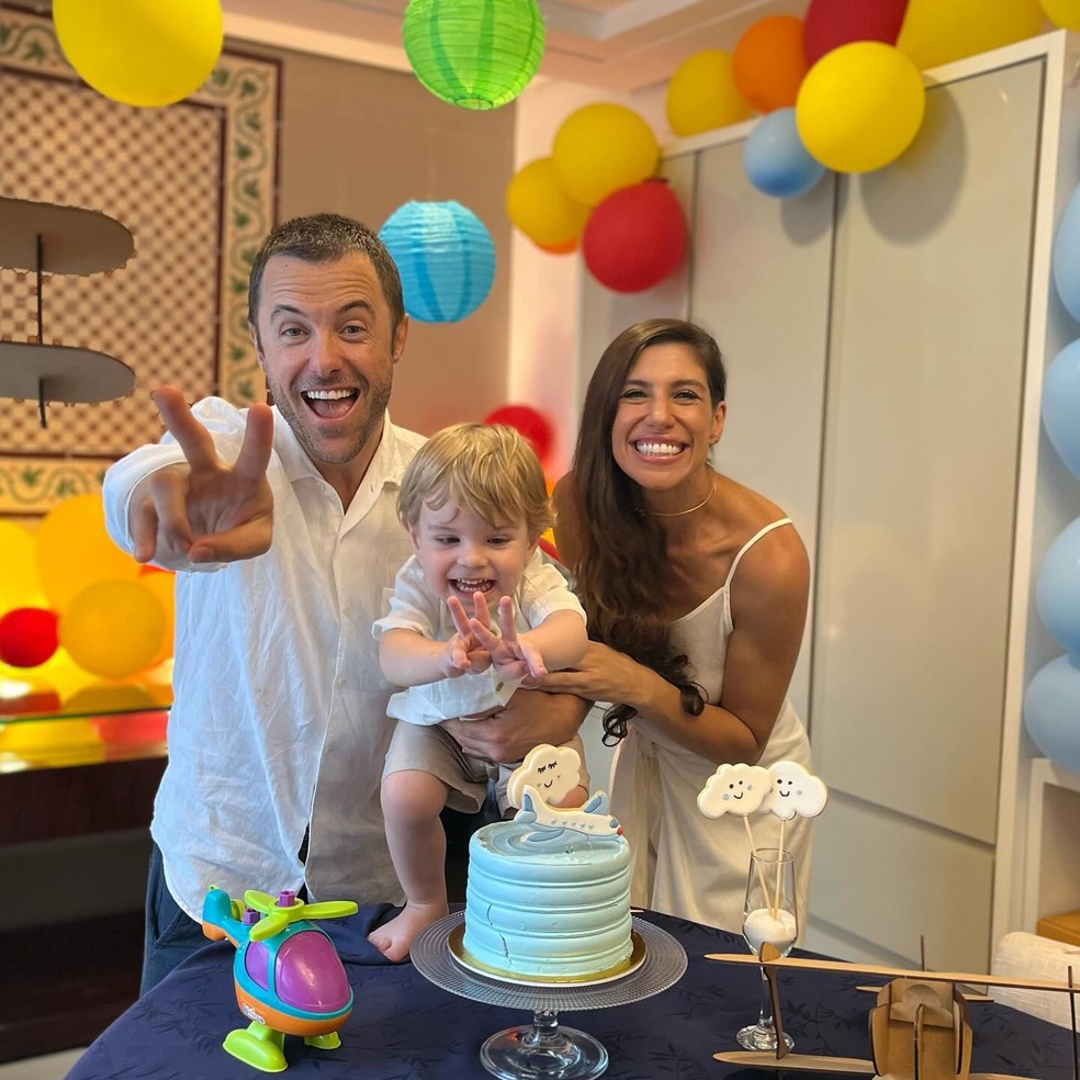 Kayky Brito e Tamara Dalcanale comemoram dois anos do filho, Kael — Foto: Reprodução/Instagram