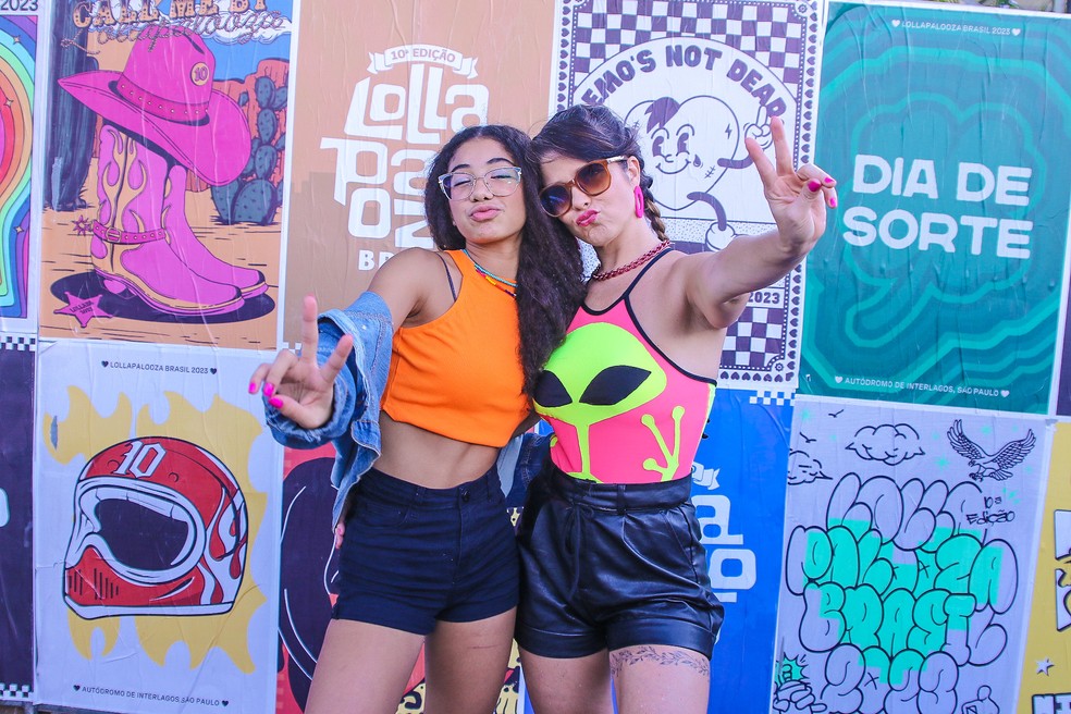 Samara Felippo e a filha, no Lollapalooza 2023 — Foto: Thiago Duran/BrazilNews 