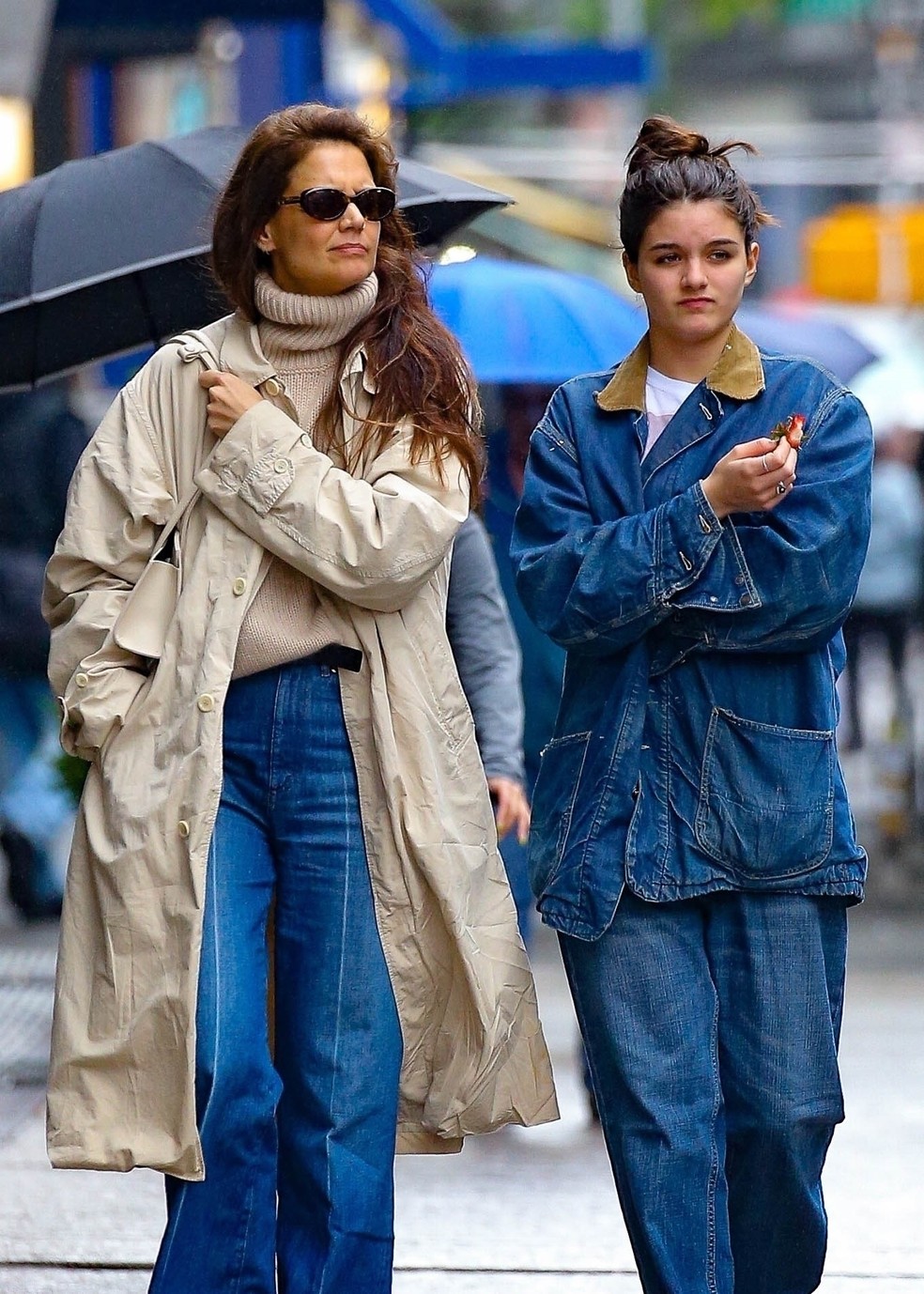 Katie Holmes comenta ida de Suri, sua filha com Tom Cruise, para a ...
