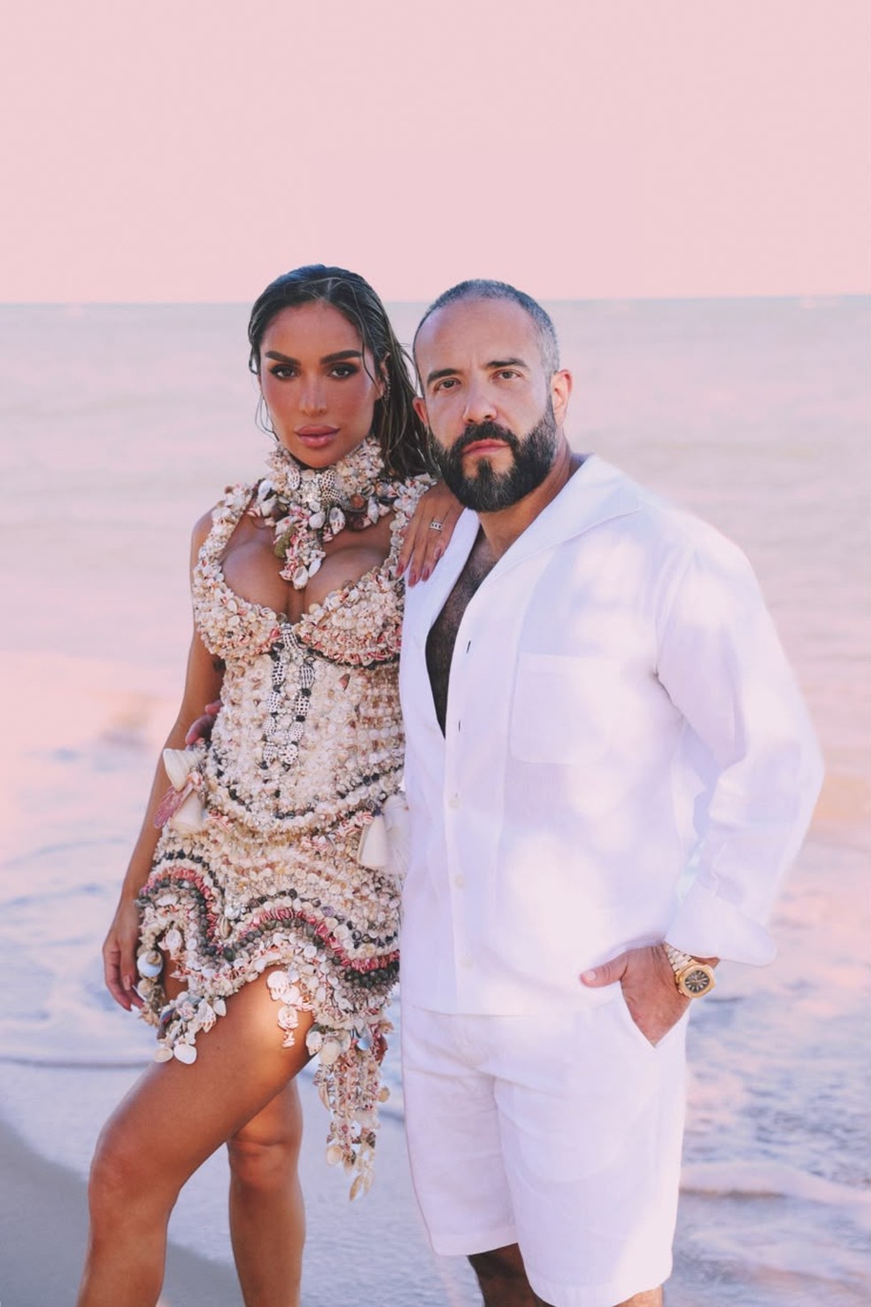 Tati Barbieri dá a partida nas comemorações dos 39 anos ao lado do marido, o magnata russo Roman Shakal — Foto: Divulgação/ RG PRESS/ @conradis