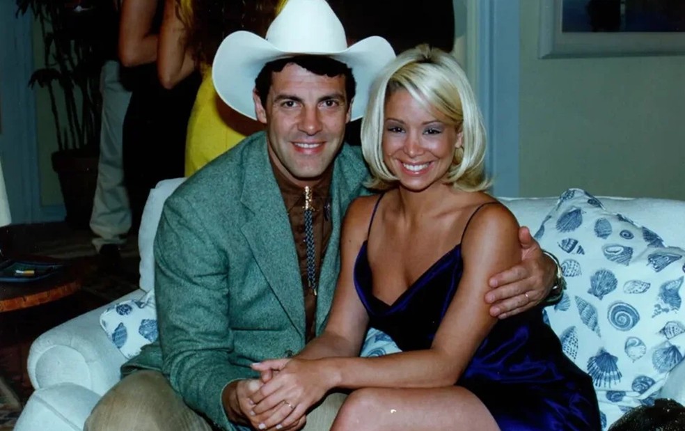 Gerson Brenner e Danielle Winits interpretaram Jorginho e Alicinha na novela 'Corpo Dourado' (Globo, 1998) � Foto: Divulga��o