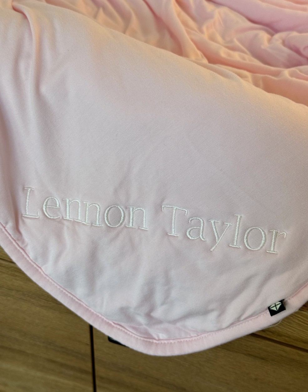 Esposa de Taylor Lautner celebra primeiro mês da filha — Foto: Reprodução/Instagram