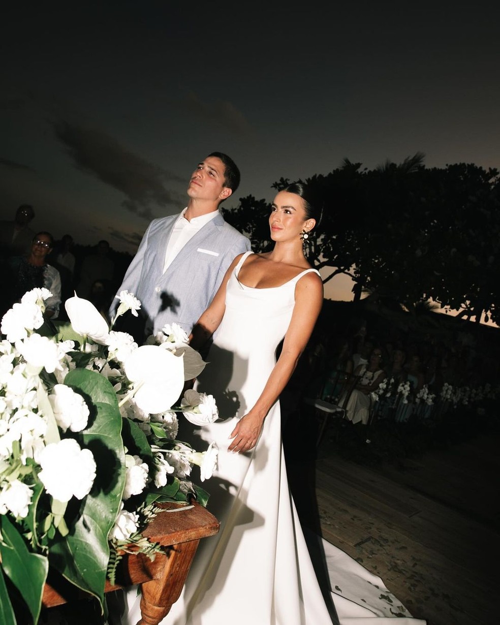 Mari Saad explica viagem sem Rômulo Arantes Neto dias após casamento