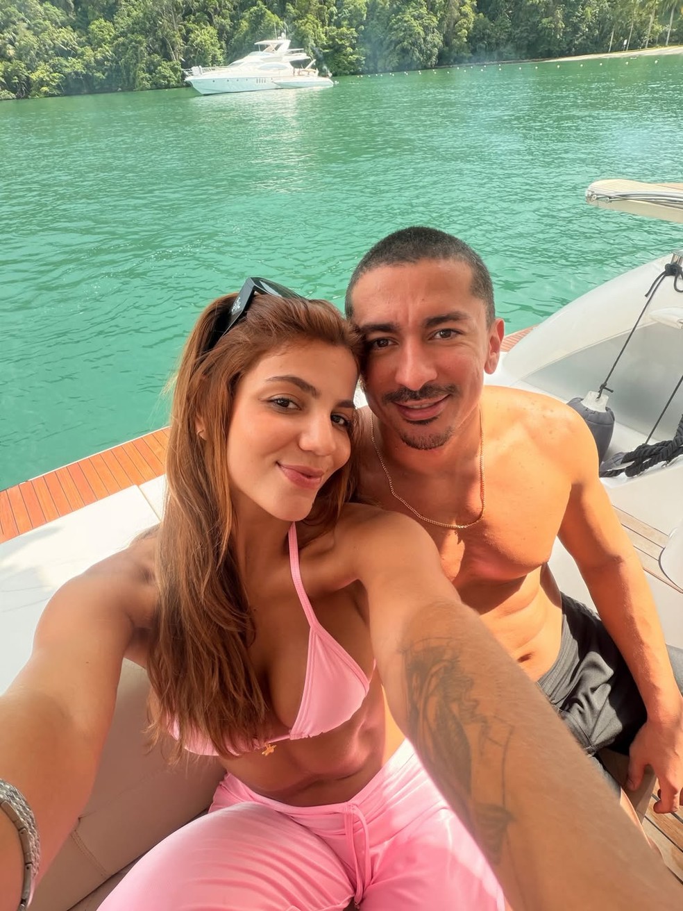 Hariany posa com irmão de Anitta em clima de romance e web reage: 'Está irradiante' — Foto: Reprodução/Instagram