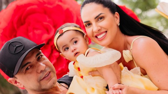 Graciele Lacerda explica dilema em ter mais um filho com Zezé Di Camargo Graciele Lacerda explica dilema em ter mais um filho com Zezé Di Camargo