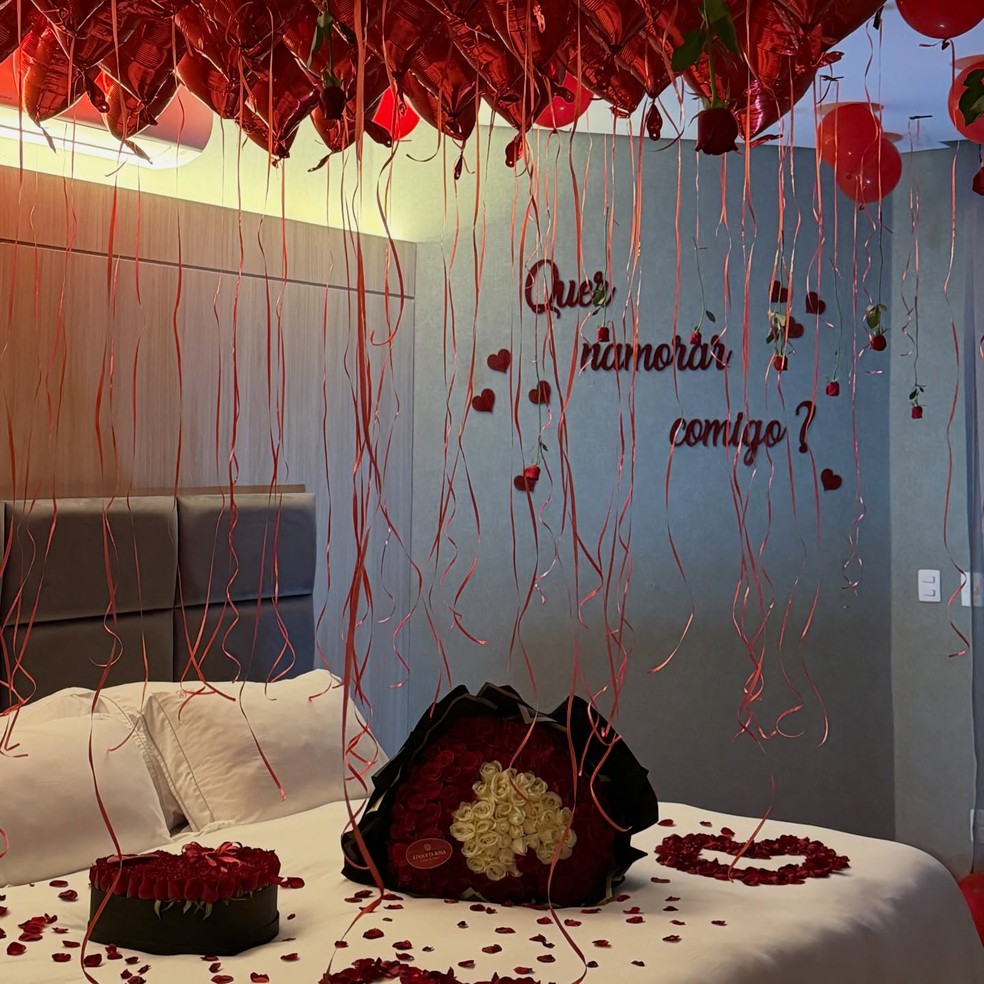 Gracyanne Barbosa é pedida em namoro por Gabriel Cardoso com surpresa romântica — Foto: Reprodução/ Instagram