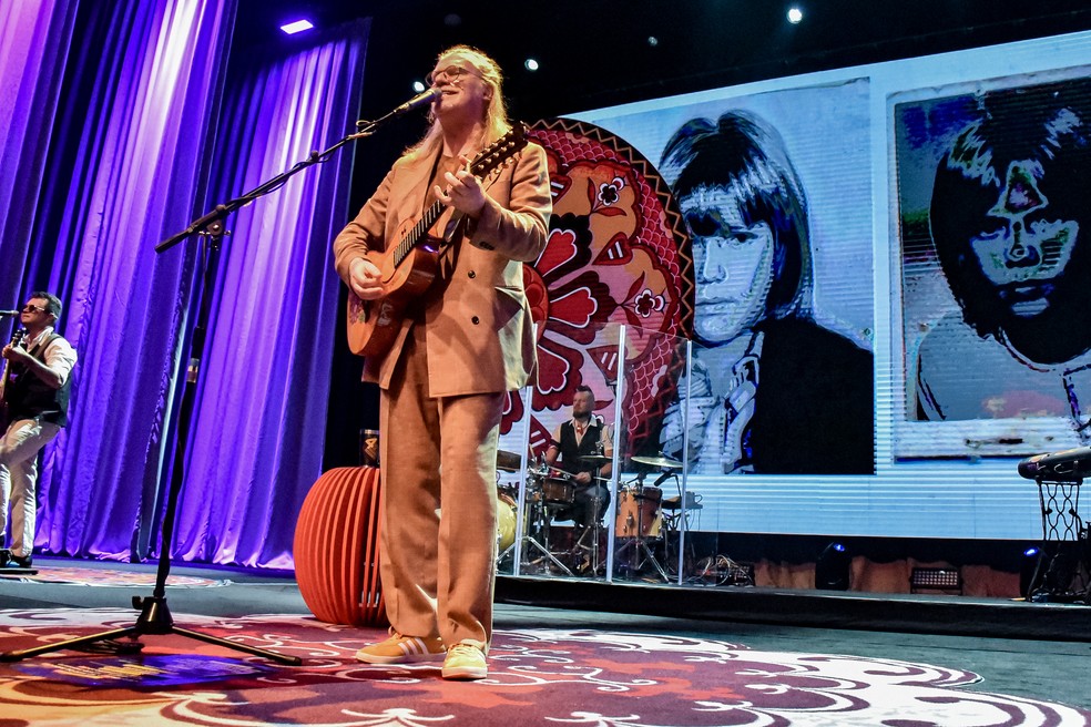 Humberto Gessinger celebra 40 anos de carreira em show recheado de sucessos