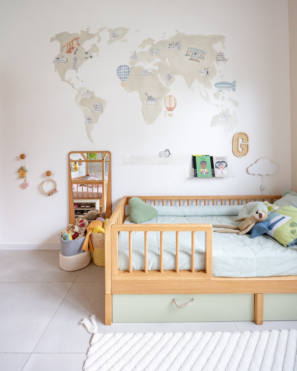 Juliano Cazarré e esposa mostram quarto de dois dos seis filhos — Foto: @interiordafoto