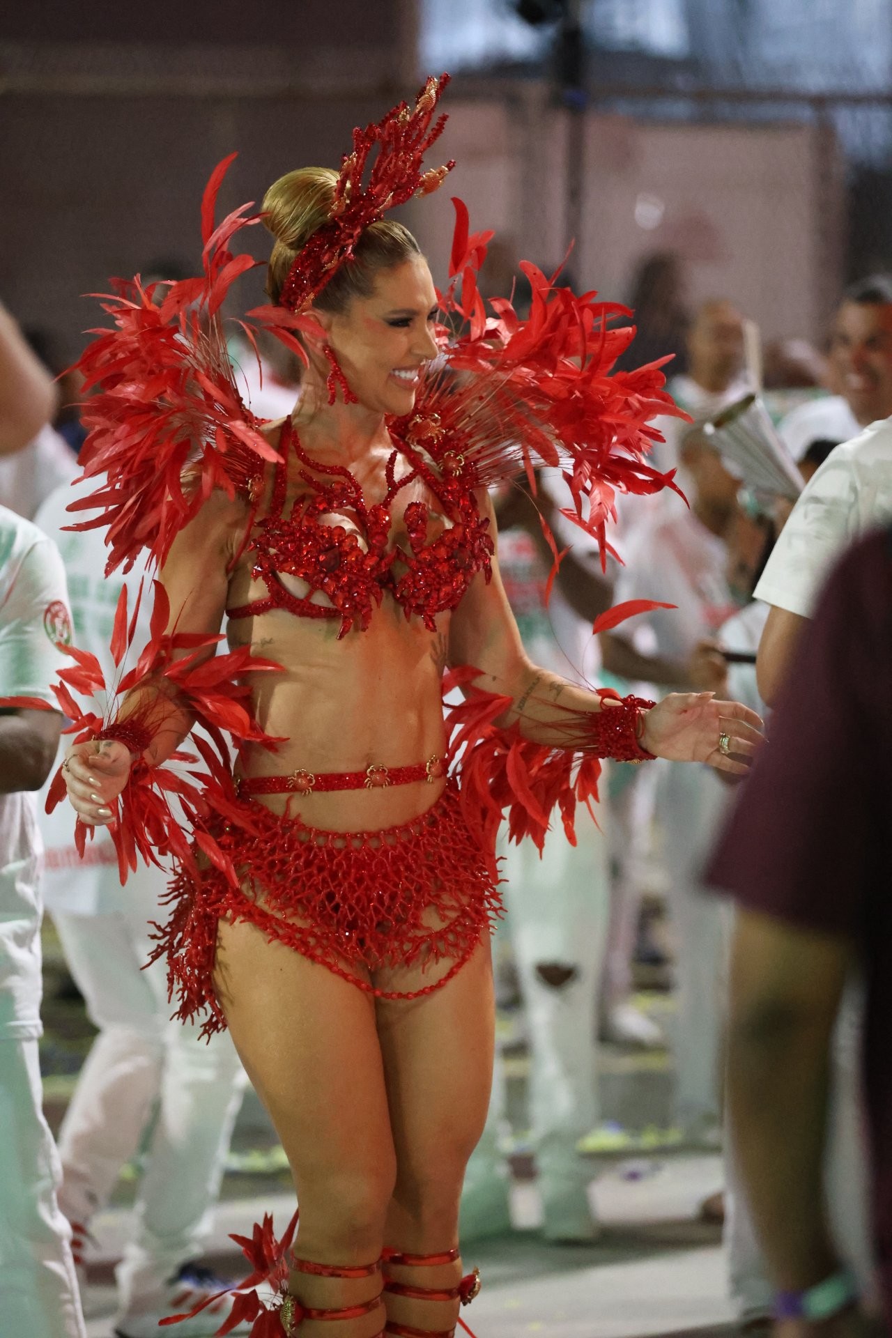 Virginia Fonseca em minidesfile da Grande Rio — Foto: Daniel Pinheiro/BrazilNews