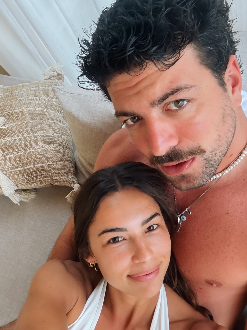 Ian Bortolanza publicou álbum de viagem pela Indonésia ao lado de Elise Troschel — Foto: Reprodução/Instagram