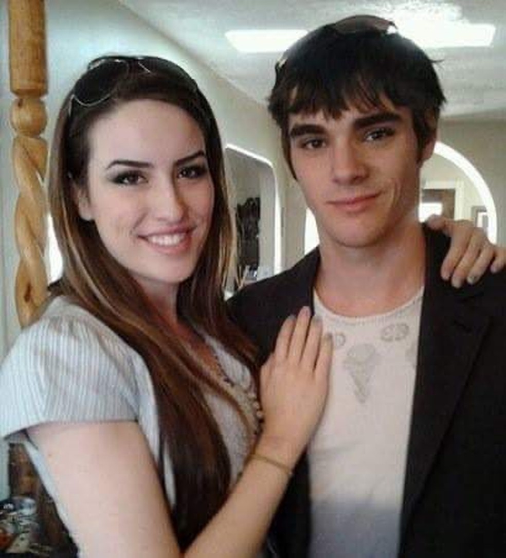 O ex-casal RJ Mitte (1992-2026) e Saint Sasha — Foto: Reprodução/Instagram
