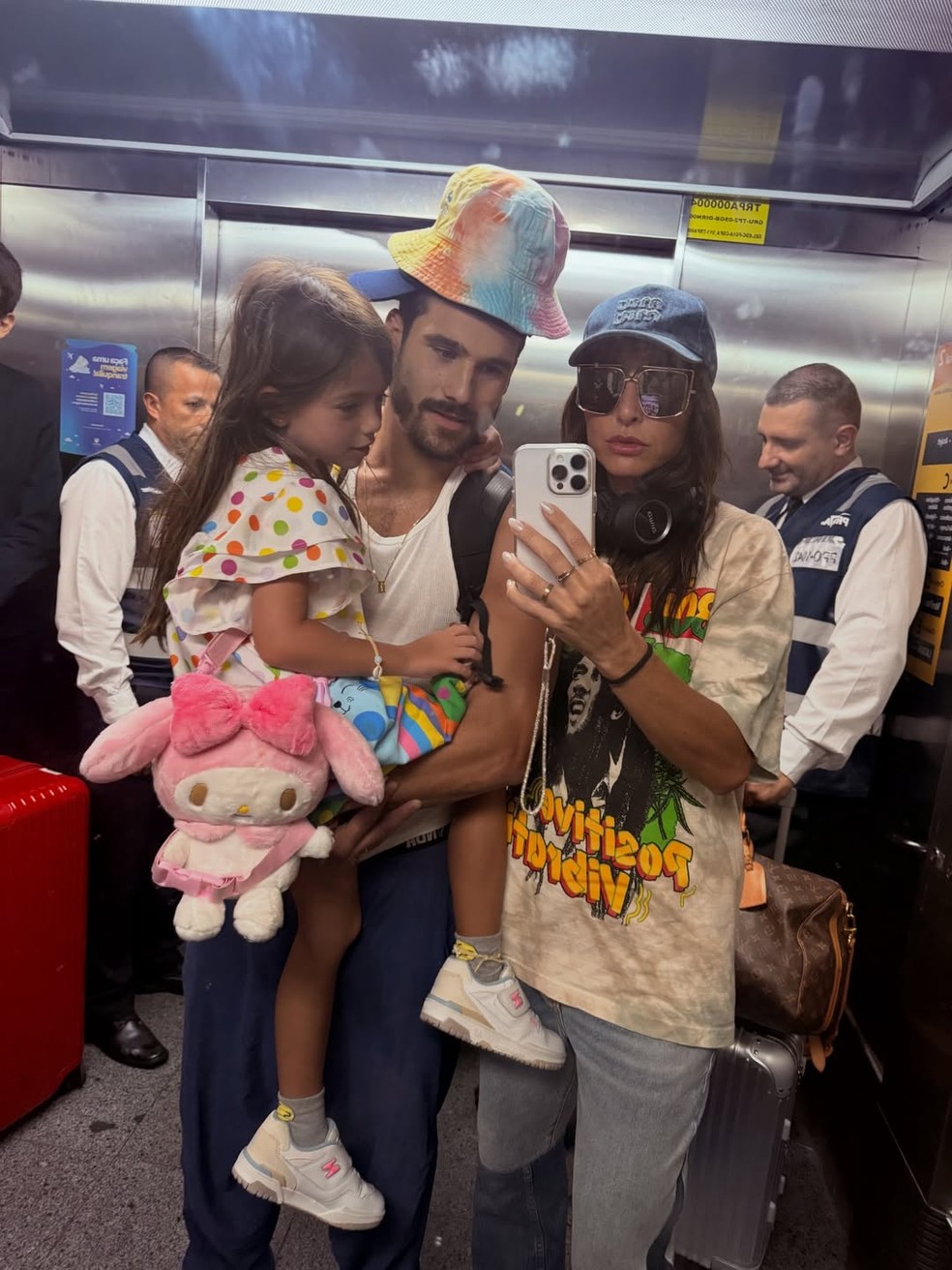 Nicolas Prattes, Sabrina e Zoe &mdash; Foto: Reprodu&ccedil;&atilde;o/Instagram