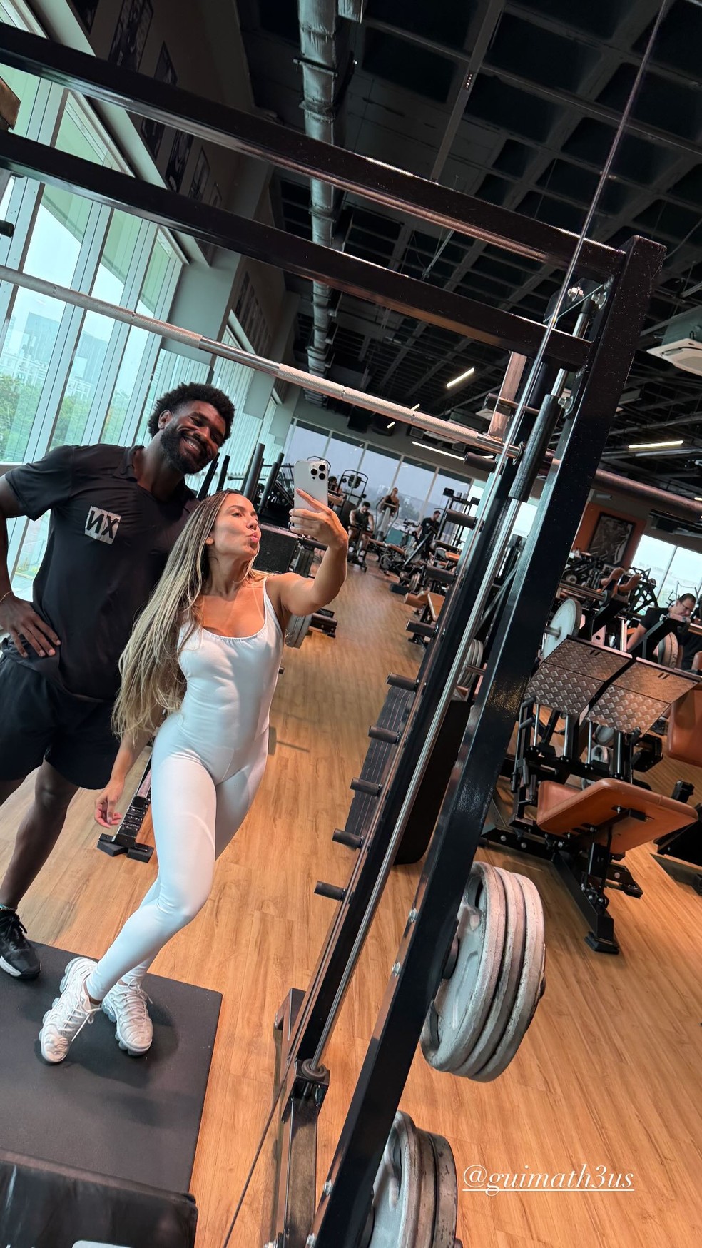 Renata Frisson, a Mulher Mel&atilde;o, em treino na academia &mdash; Foto: Reprodu&ccedil;&atilde;o/Instagram