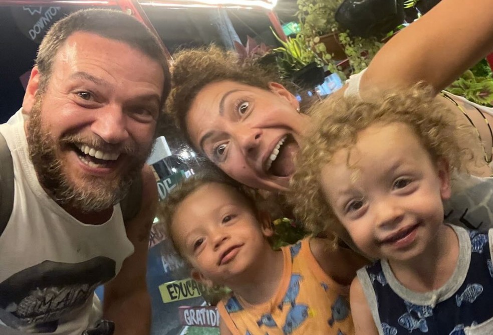 Fabiula Nascimento e Emilio Dantas celebram 2 anos dos gêmeos, Roque e Raul — Foto: Reprodução/Instagram