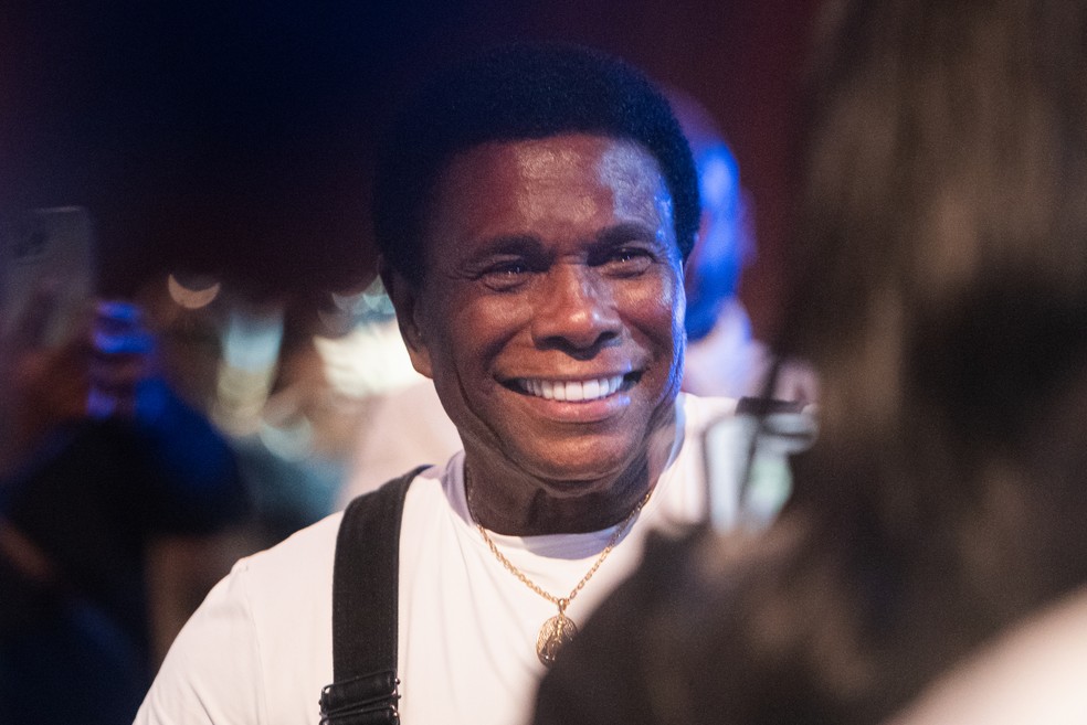 Neguinho da Beija-Flor em estreia de seu musical — Foto: Letycia Miller/BrazilNews