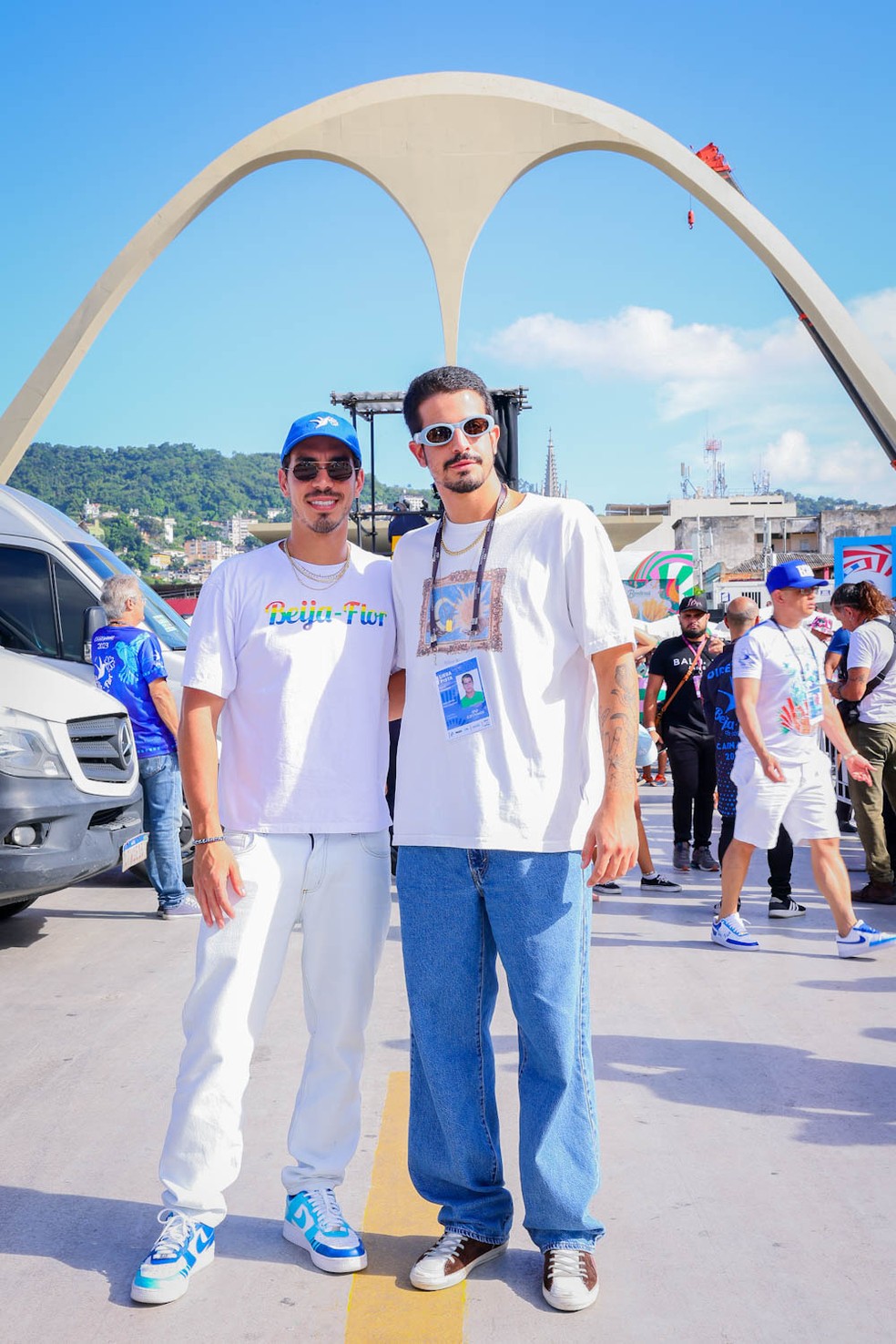 Enzo Celulari e Gabriel David acompanham apuração das escolas do Rio  — Foto: Manu Scarpa/BrazilNews