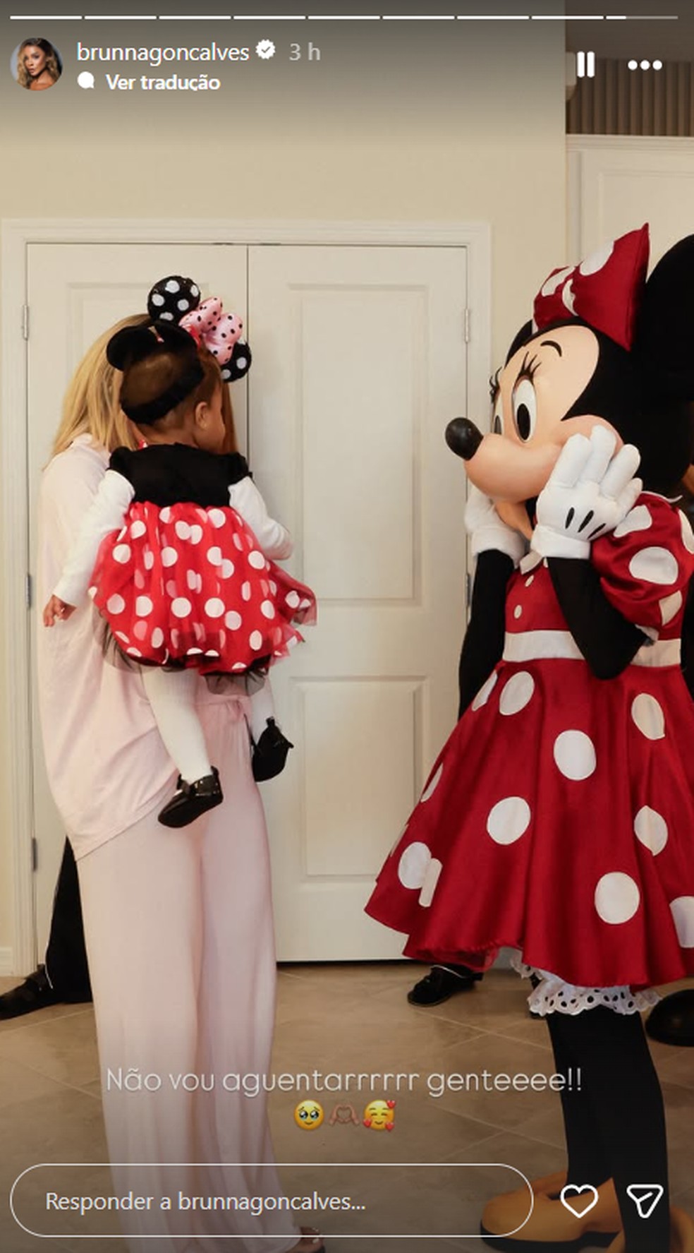 Encontro de Zuri com Minnie e Mickey — Foto: Reprodução/Instagram