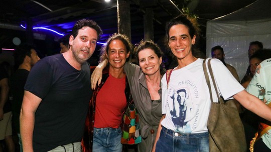 José Loreto, Andréa Beltrão e mais atores de 'No Rancho Fundo' curtem festa da novela