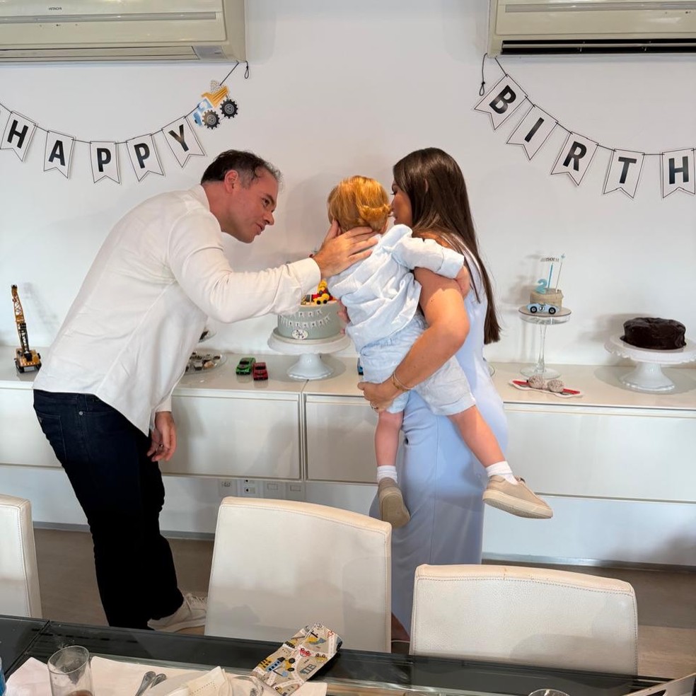 'Grávidos', Thor Batista e esposa celebram 2 anos do filho, Thor II