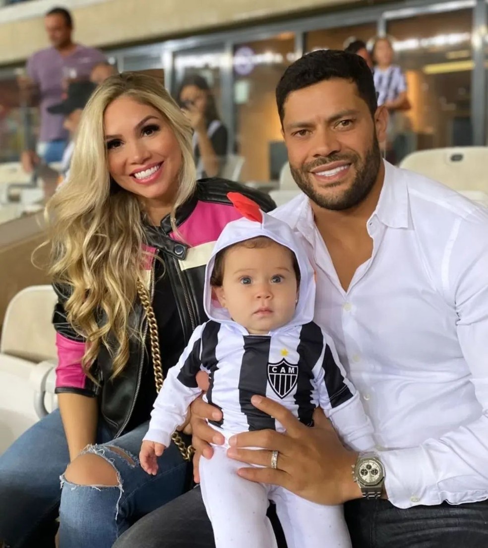 Hulk e Camila Ângelo com a filha, Zaya — Foto: Reprodução/Instagram