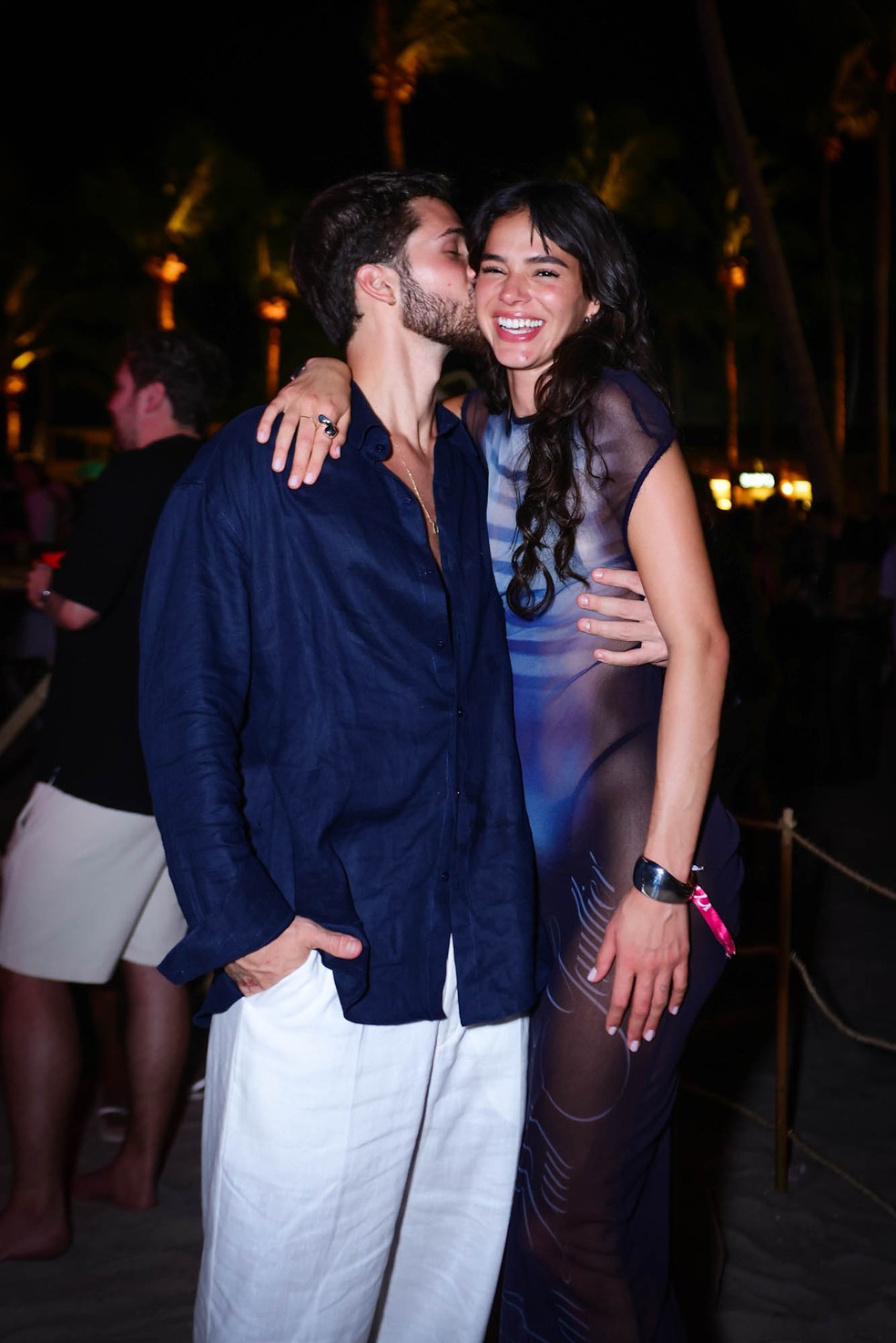 Bruna Marquezine e João Guilherme curtem show de Anitta no Réveillon Mil Sorrisos — Foto: Manu Scarpa/Brazil News