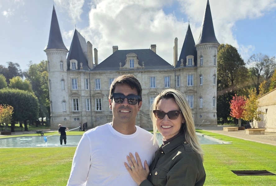 Patrick de Oliveira e Thalita Ribeiro em Bordeaux, na França