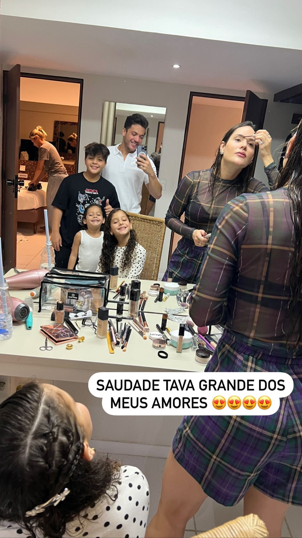 Wesley Safadão é tietado pelos filhos no São João de Caruaru e Ysis prova  já ser uma fashionista! Confira: Fotos - Purepeople