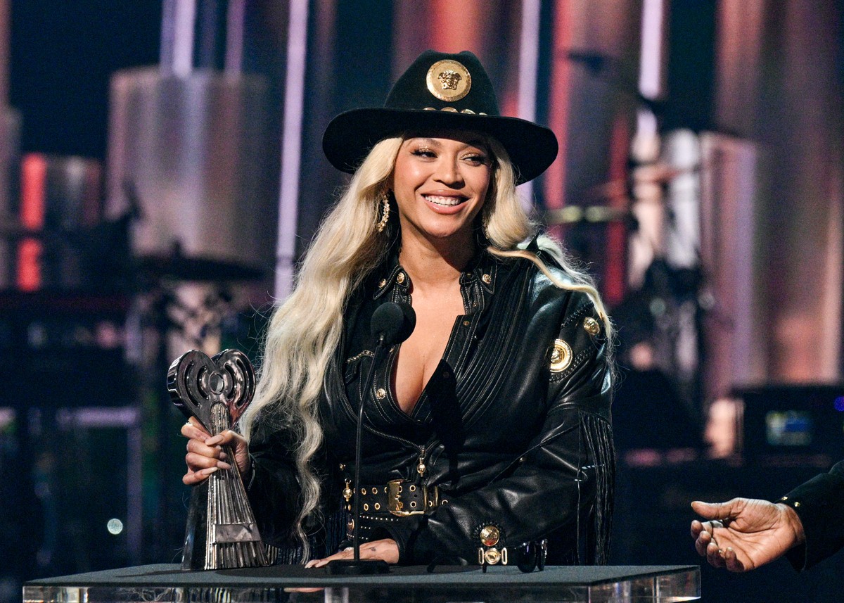 Beyoncé recebe prêmio de Ícone Cultural Global no iHeartRadio Music ...