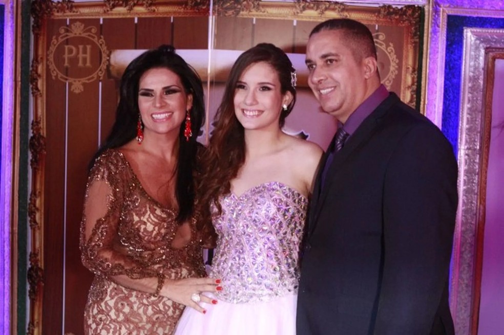 Solange e Waguinho com a filha  — Foto: Reprodução do Instagram