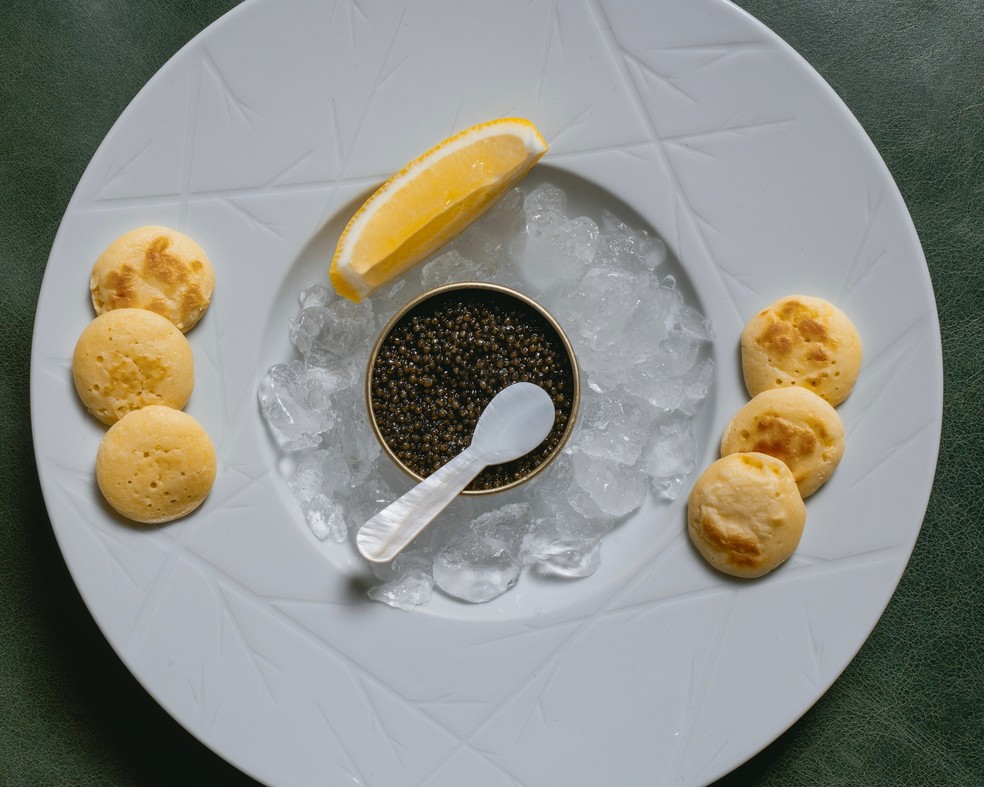 Donna amplia menu com seleção de caviar — Foto: Bruno Geraldi