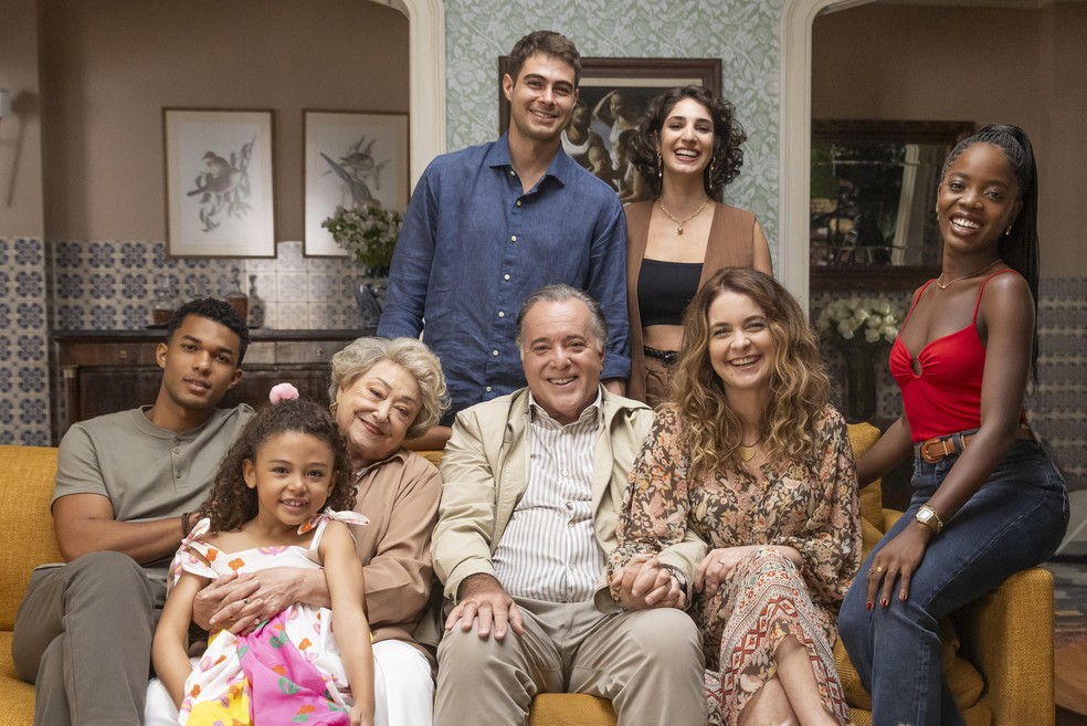Suely Franco assina contrato vitalício com a TV Globo