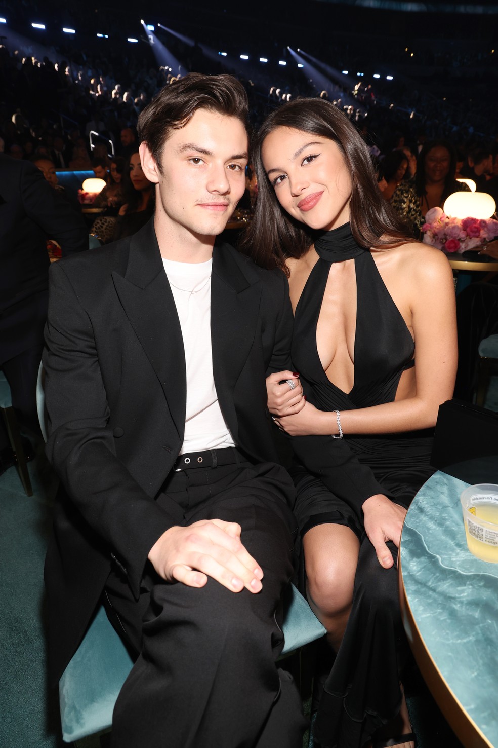Olivia Rodrigo'S Ring: Is She Secretly Engaged To Louis Partridge? - zh3vomn