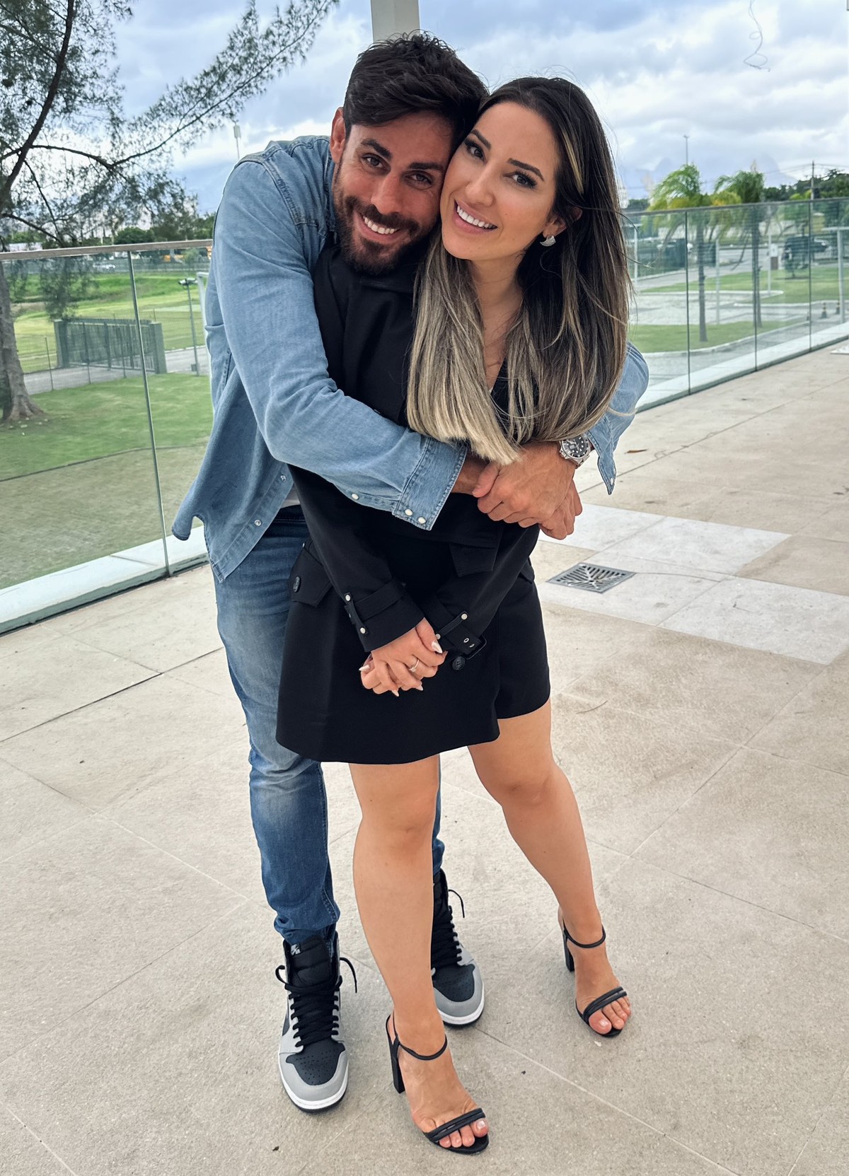 Cara de Sapato e Amanda, do BBB 23, curtem juntos show de João Gomes