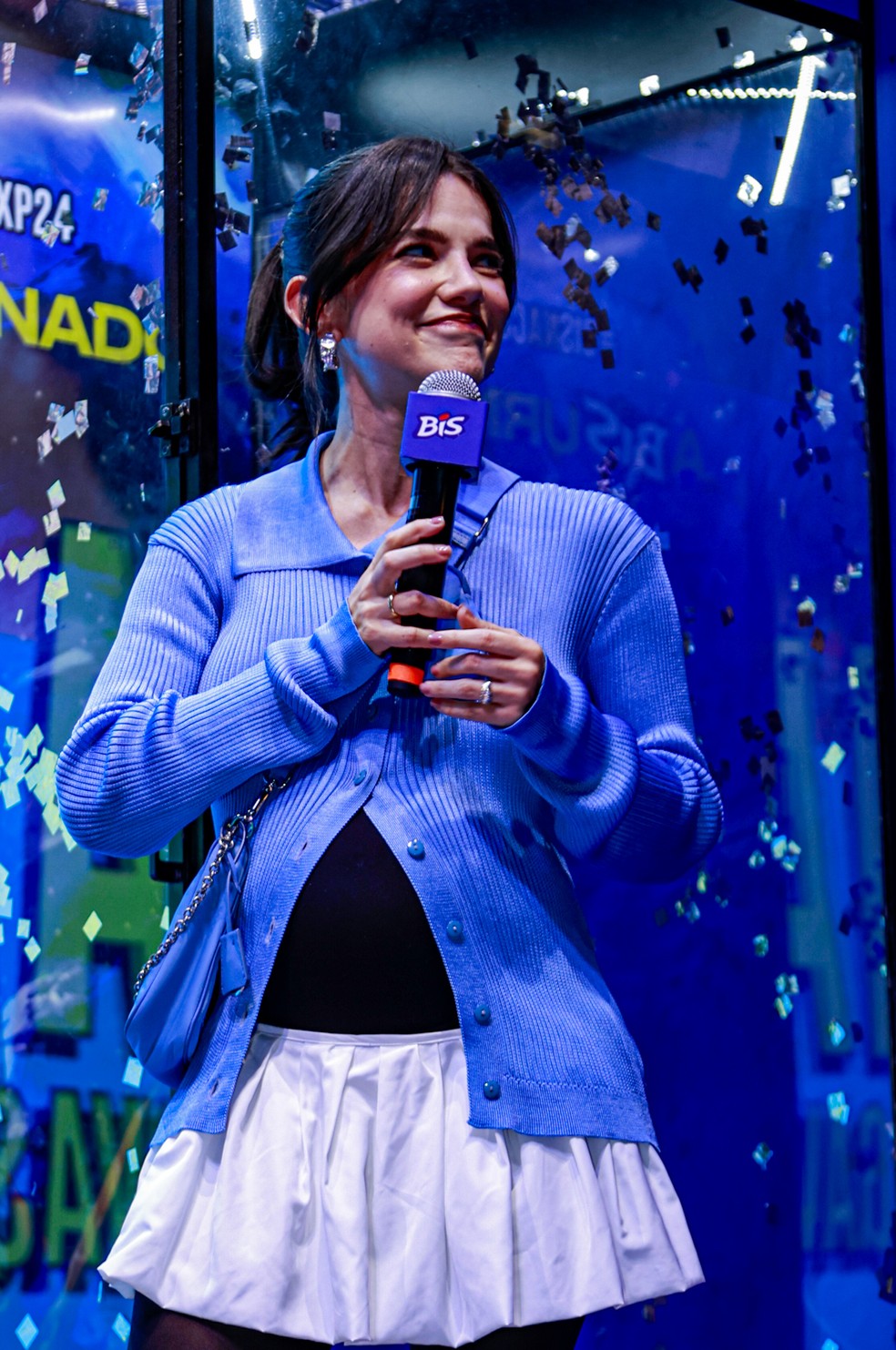 Manu Gavassi marca presença em evento na CCXP.