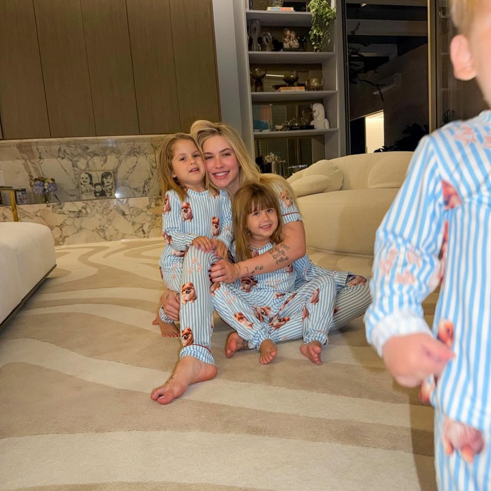 Virginia Fonseca com os filhos — Foto: Reprodução/Instagram