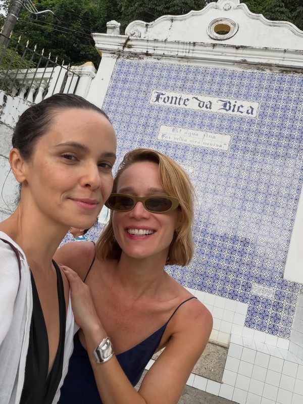 Discreta, Débora Falabella posta foto com marido: 'Janeiro está ...