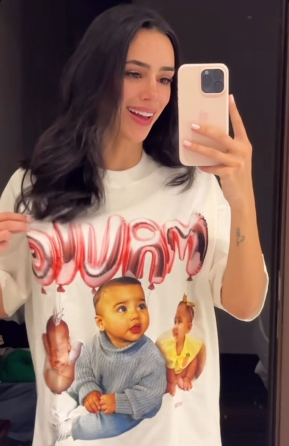 Bruna Biancardi usa camiseta em homenagem à filha 