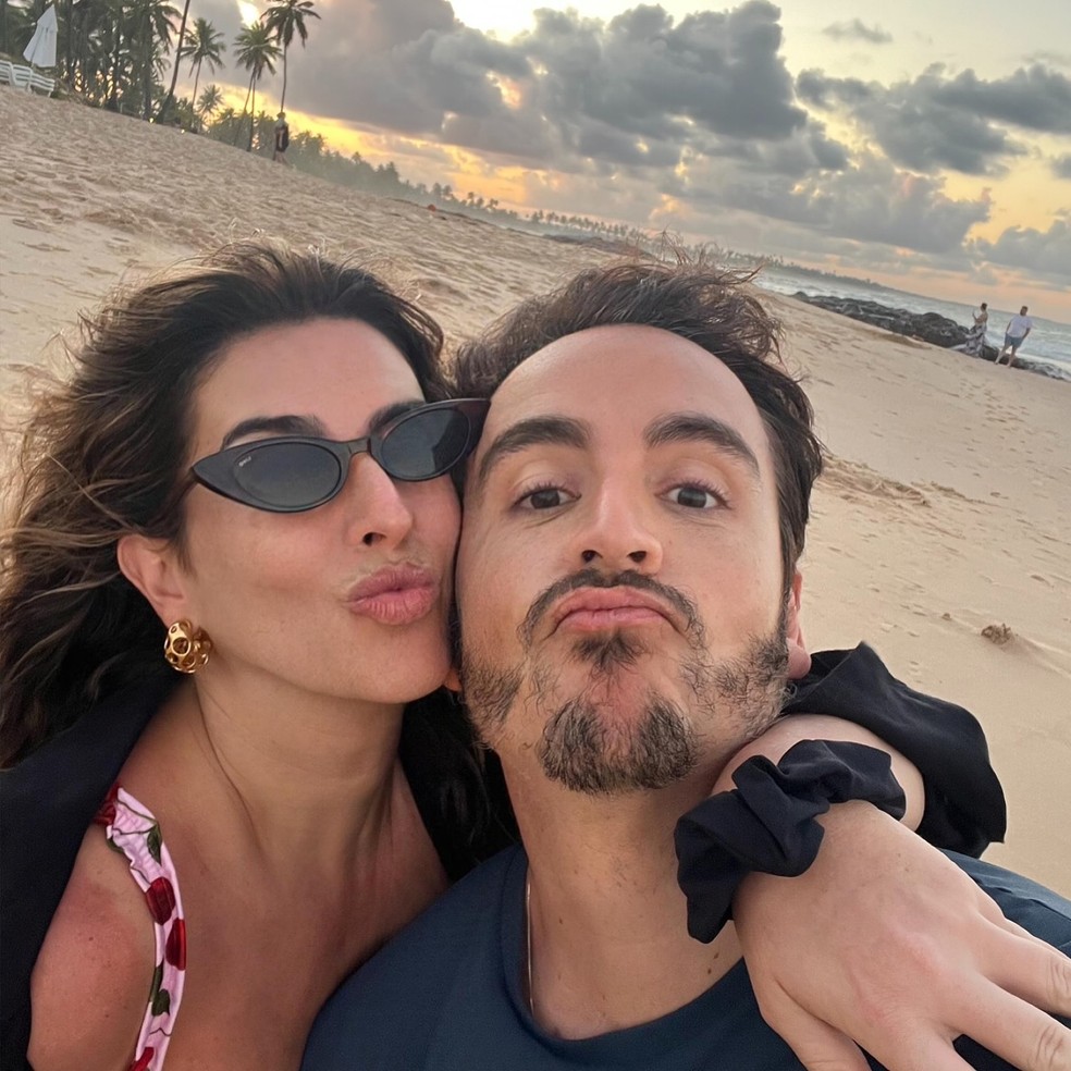 Elenco de 'Sandy & Junior' celebra 25 anos do seriado na Costa do Sauípe — Foto: Reprodução/Instagram