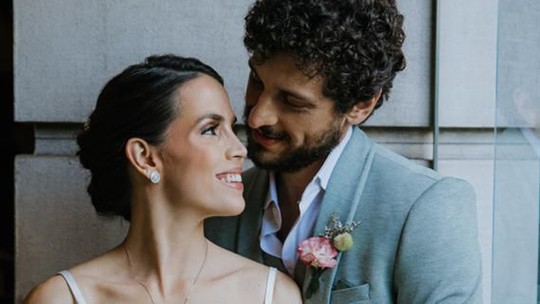 Pérola Faria abre álbum de fotos do casamento com Mário Bregieira